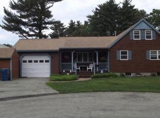 390 Shawsheen St, Tewksbury, MA 01876
