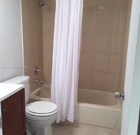 4th image of 165 Ellesmere #165-C