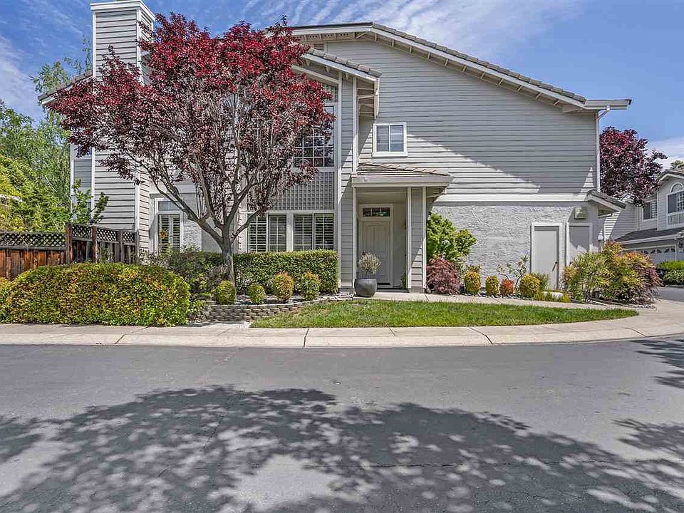 1st image of 21 Copperfield Ln