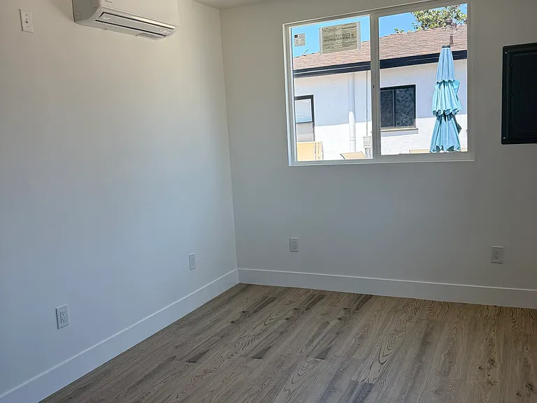 1204 S Spruce St — Photo 15