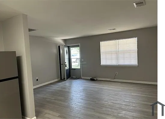 2052 Green Park Ave — Photo 7