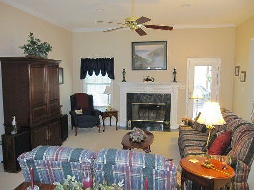 5th image of 3709 S View Cir