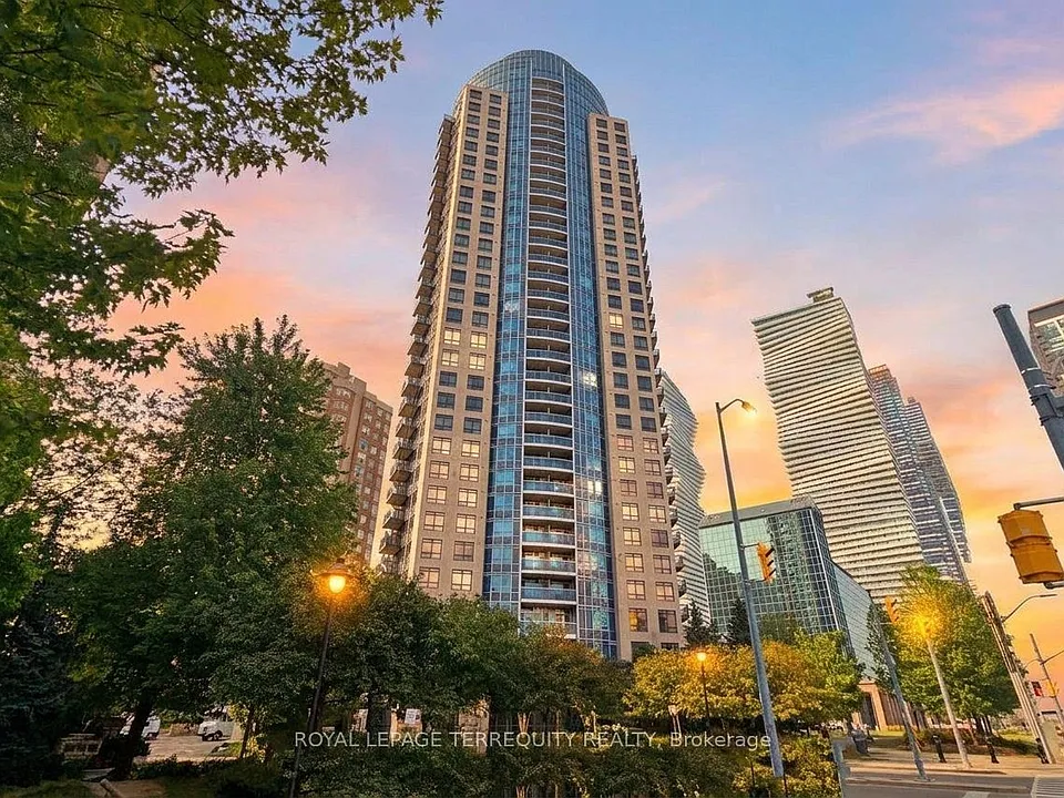 330 Burnhamthorpe Rd W #2810
