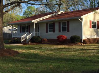 9112 Huntsman Rd, Kernersville, NC 27284