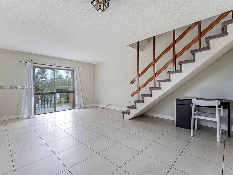 1100 W 35th St #23 — Photo 3