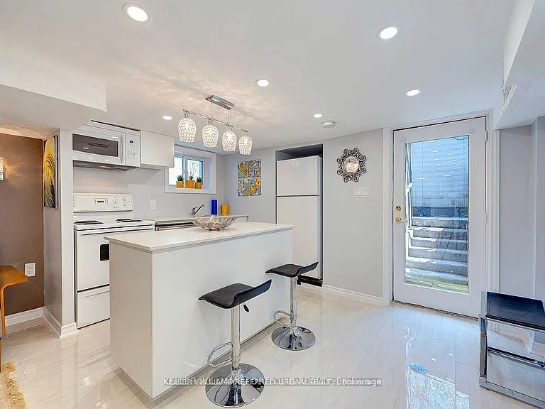 431 Kingston Rd #LOWER — Photo 4