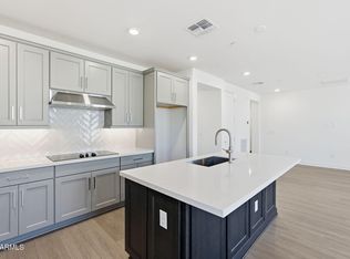 2121 Sonoran Desert Dr #72, Phoenix, AZ 85085