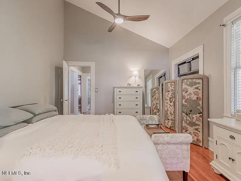 2751 Herschel St — Photo 12