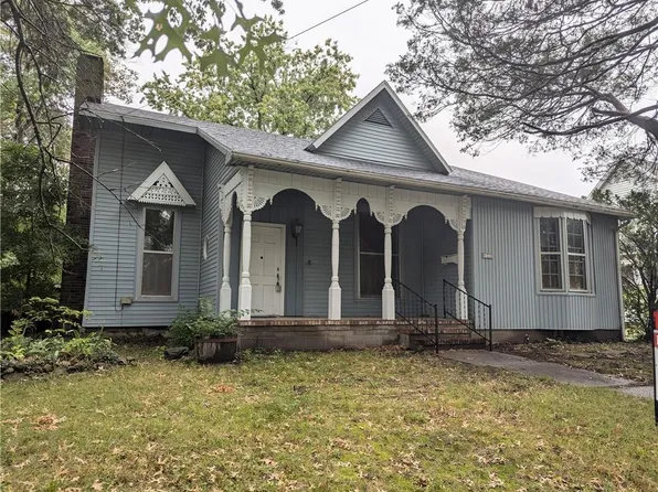 421 N Main St, Nevada, MO 64772