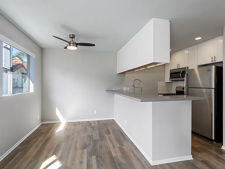 1216 S Corning St — Photo 77