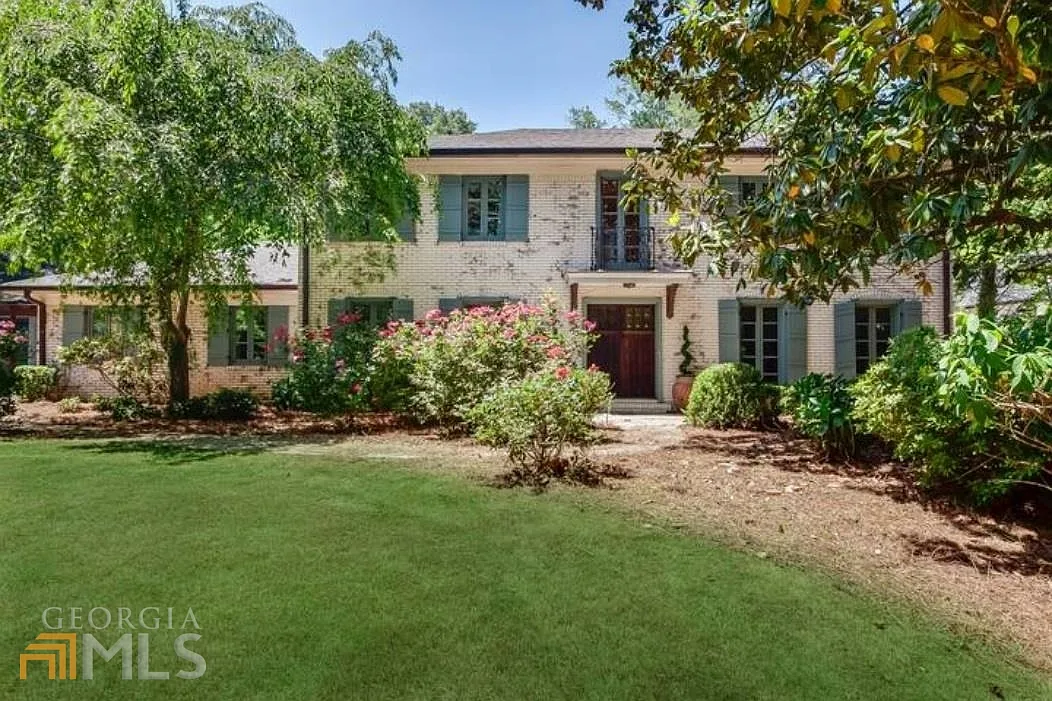 4 bed, 5.0 bath, 4338 sqft, $18,000 — Photo 2