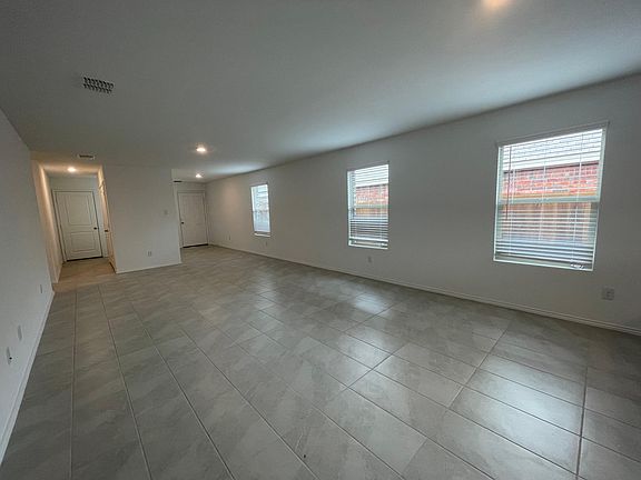 5th image of 3300 Harper St