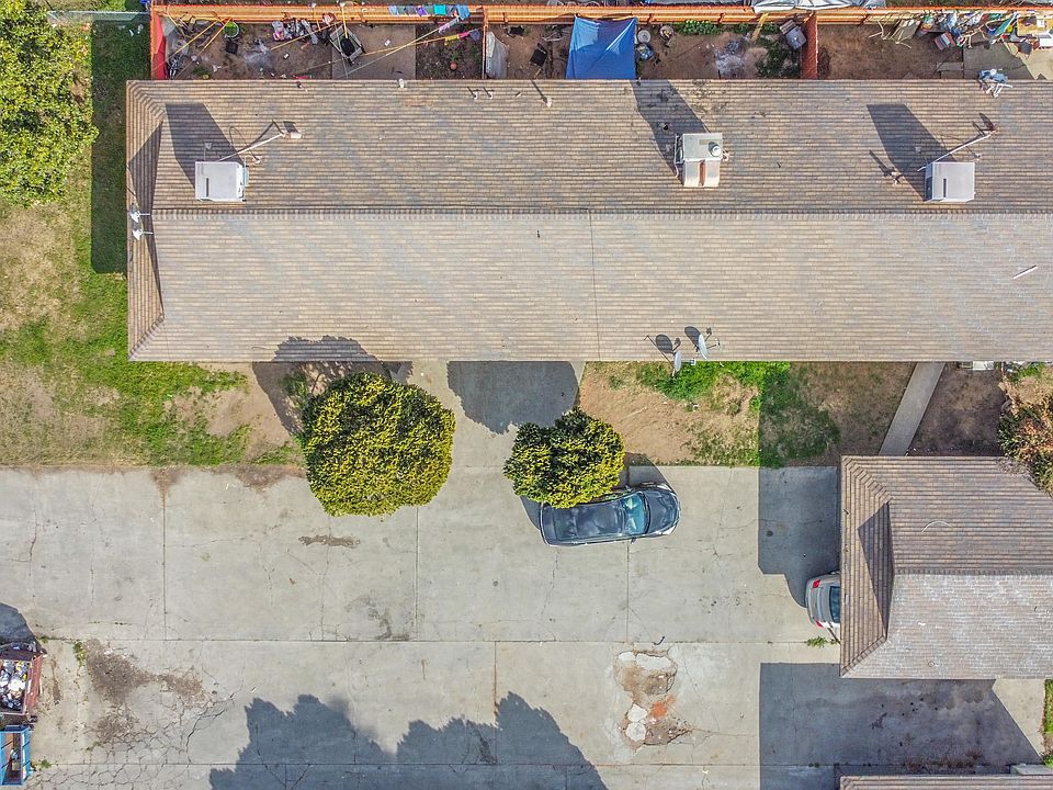 2nd image of 900 E Samoa St