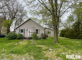 501 W Locust St, Kilbourne, IL 62655