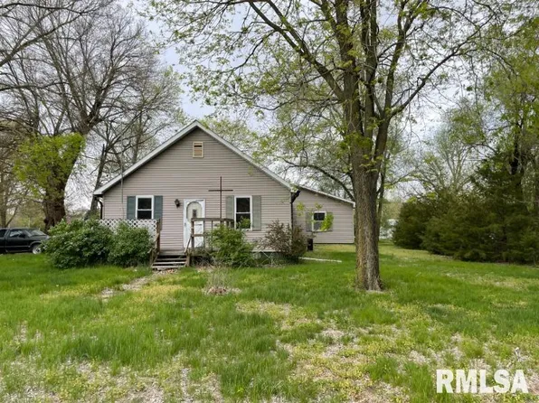 501 W Locust St, Kilbourne, IL 62655
