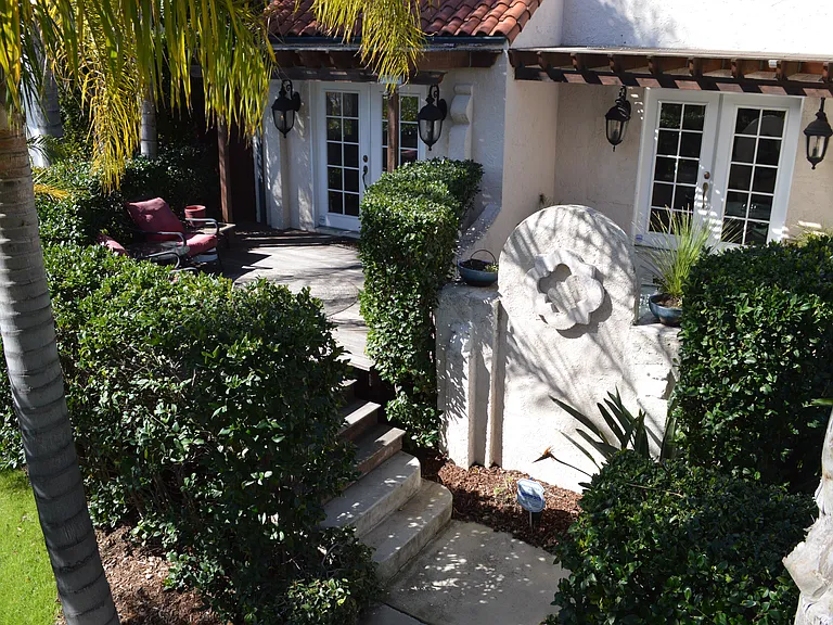 1203 S Rimpau Blvd — Photo 102