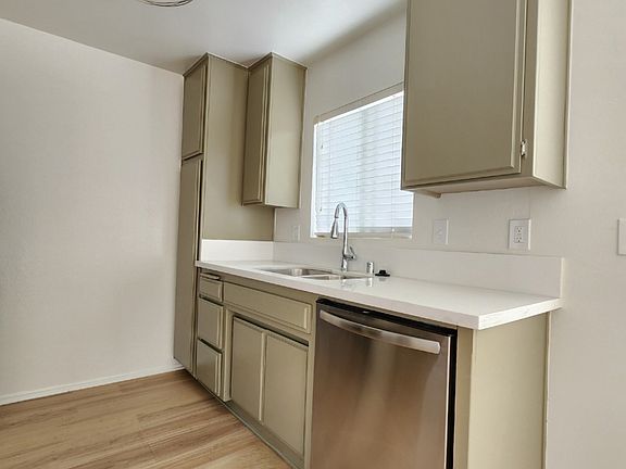 5th image of 3768 Bagley Ave APT 104