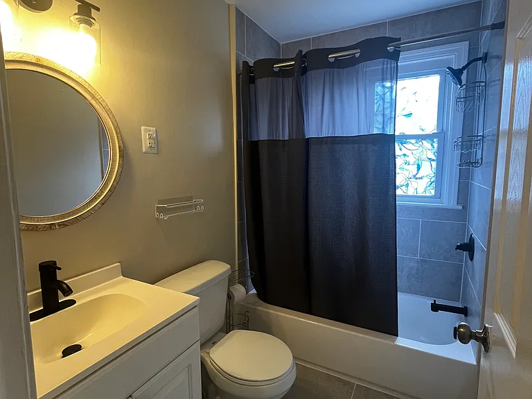 120 N Huron Dr — Photo 20