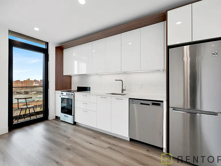 224 E 135th St #1119 — Photo 3