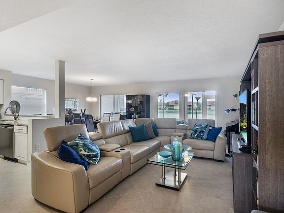 3rd image of 9985 Harbour Lake Cir APT 101