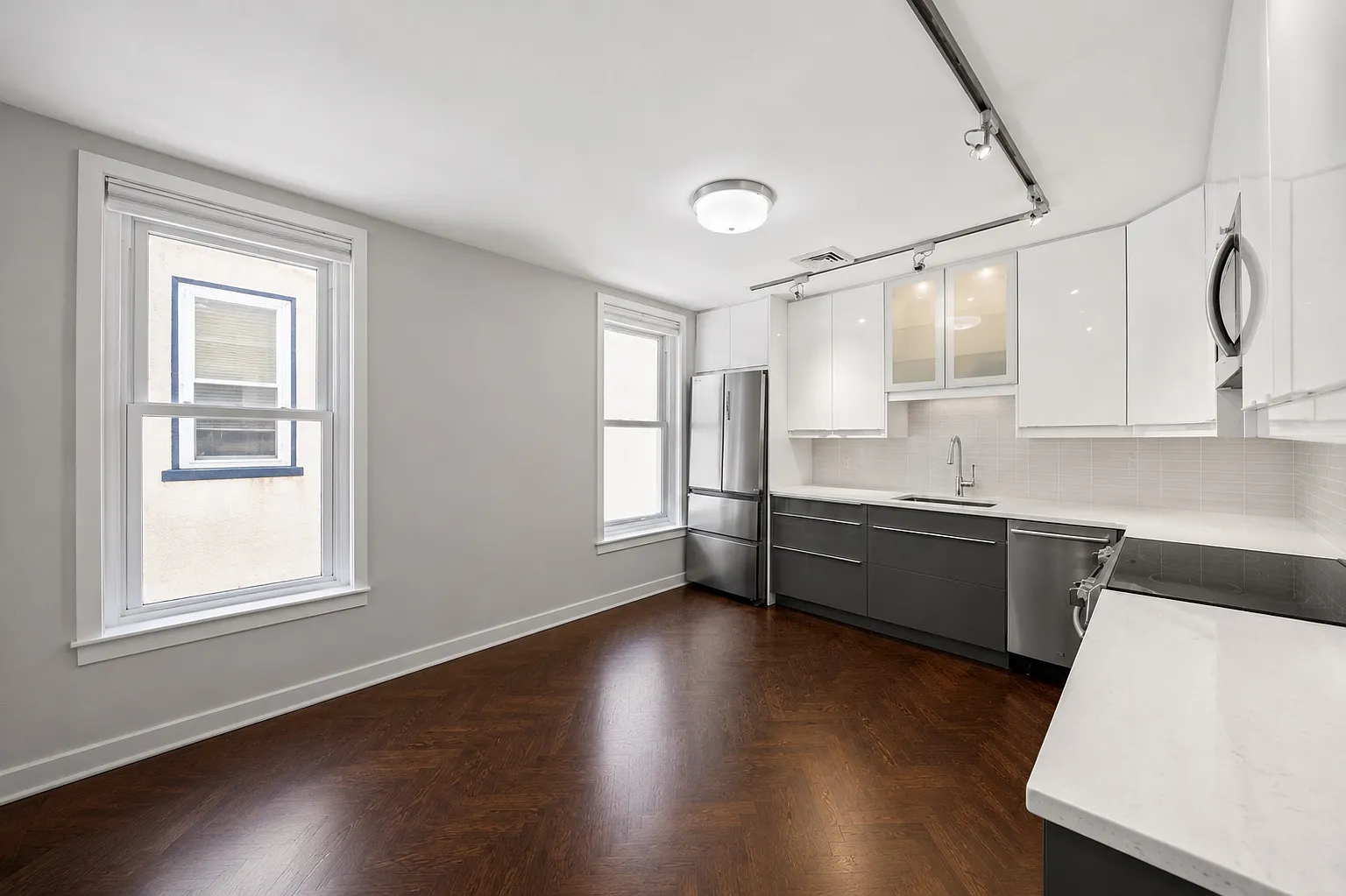 3 bed, 1450 sqft, $2,450 — Photo 2