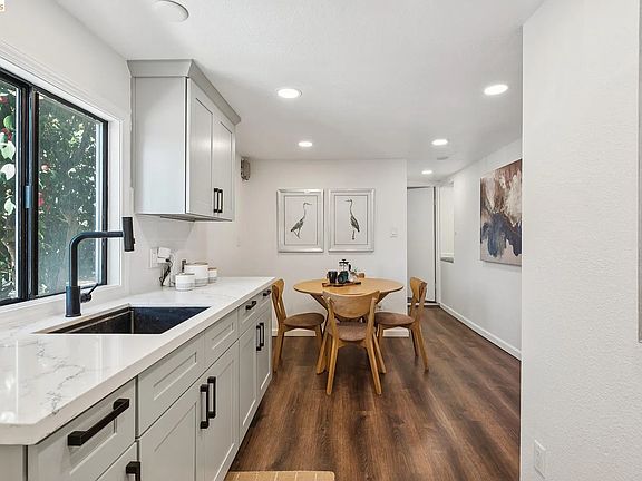 2nd image of 501 E 20th St #2