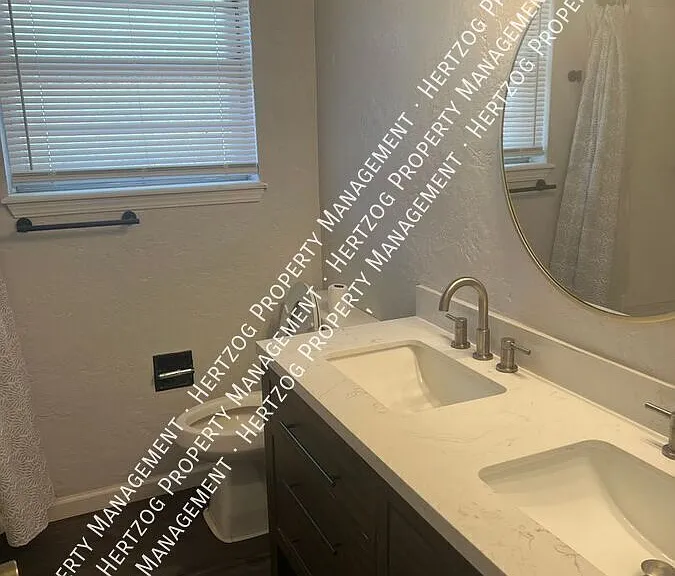 3200 El Camino St — Photo 4