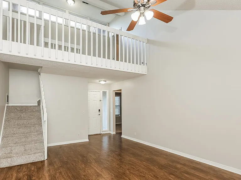 8315 Crosswind Rd — Photo 5