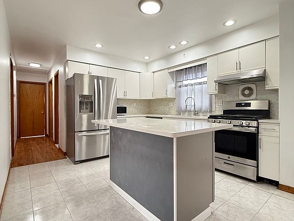 2nd image of 157 Beacon Ave Floor 2