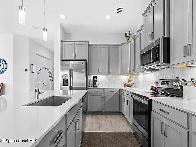 2619 Millennium Cir — Photo 4