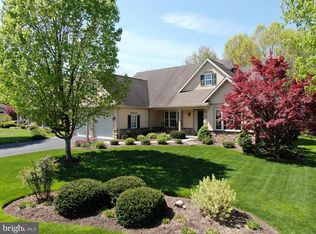 12 Sensenich Dr, Lititz, PA 17543