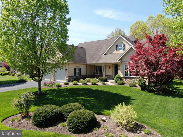 12 Sensenich Dr, Lititz, PA 17543