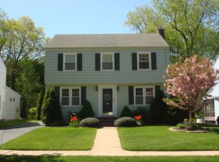 37 Spring Garden St, Hamden, CT 06517