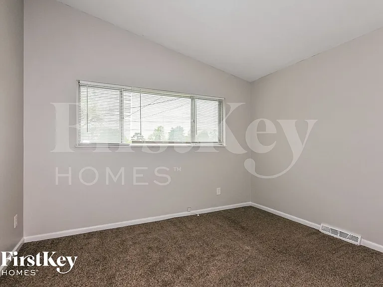 2490 Flamingo Dr — Photo 8