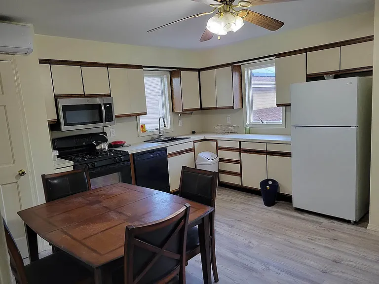 270 Greeley Ave #2 — Photo 12