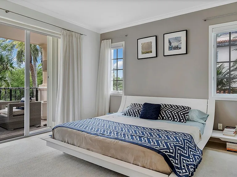 19227 Fisher Island Dr #19227 — Photo 30