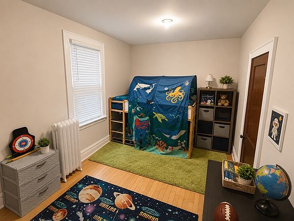 4th image of 5354 N Luna Ave #1