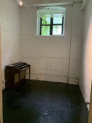 Rented by Carnegie Management Inc | media 29