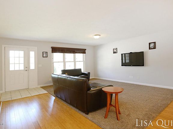 5th image of 90 Riverchase Dr NE