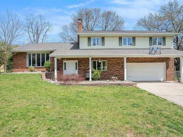 400 Skyview Dr, Middlebury, IN 46540