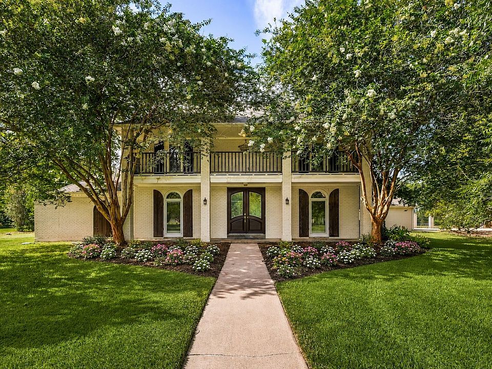 1st image of 215 Caleta Cir