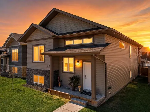 58 E Village Cres, Red Deer, AB T4R 0P3