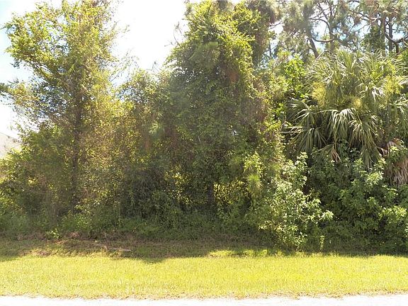 5th image of 766 SE Academy Ln