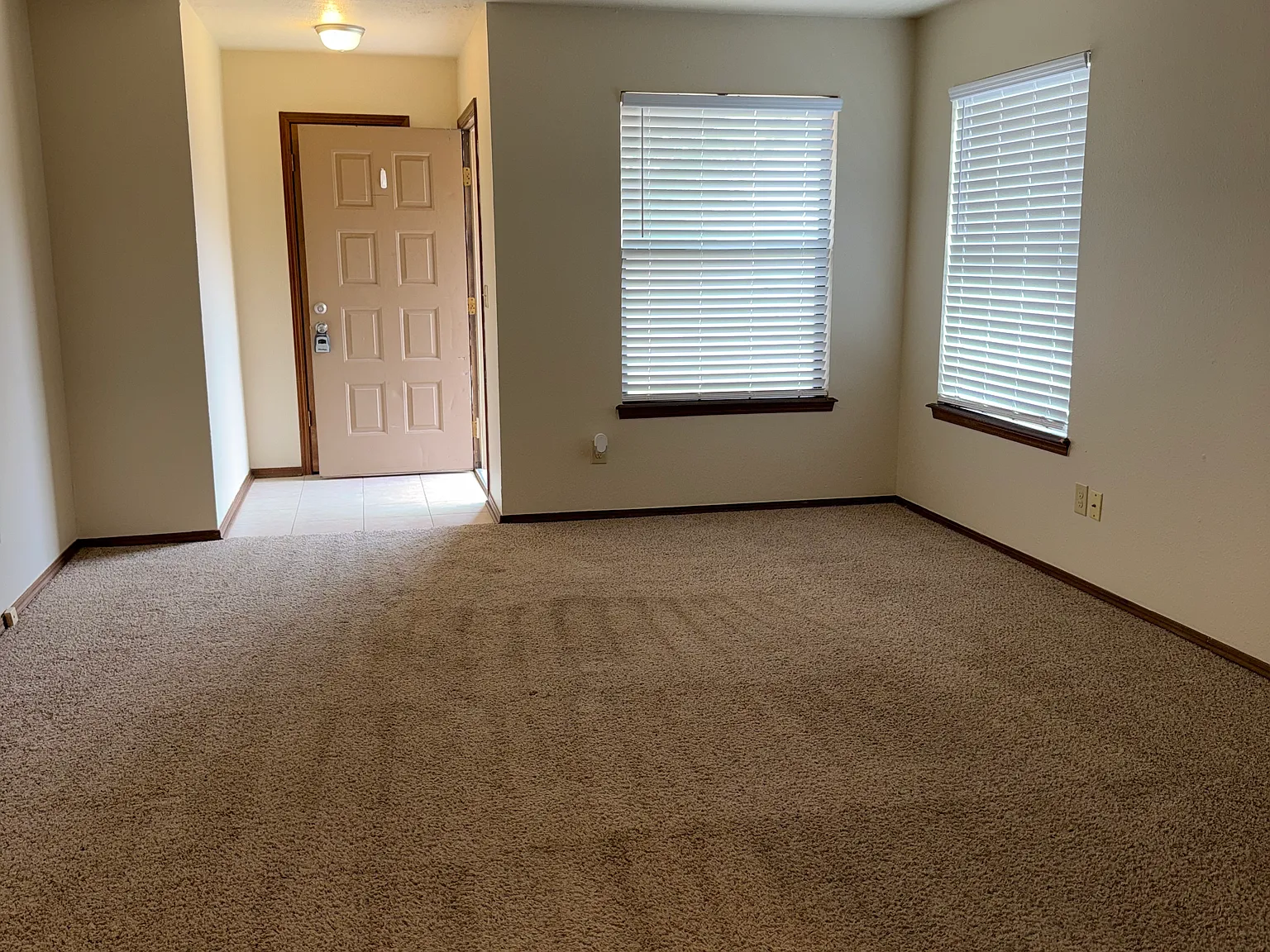128 Barrett Place — Photo 2