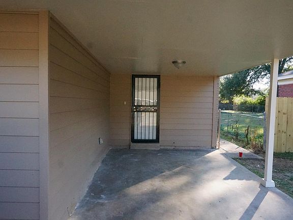 4th image of 291 Meadowood Ave