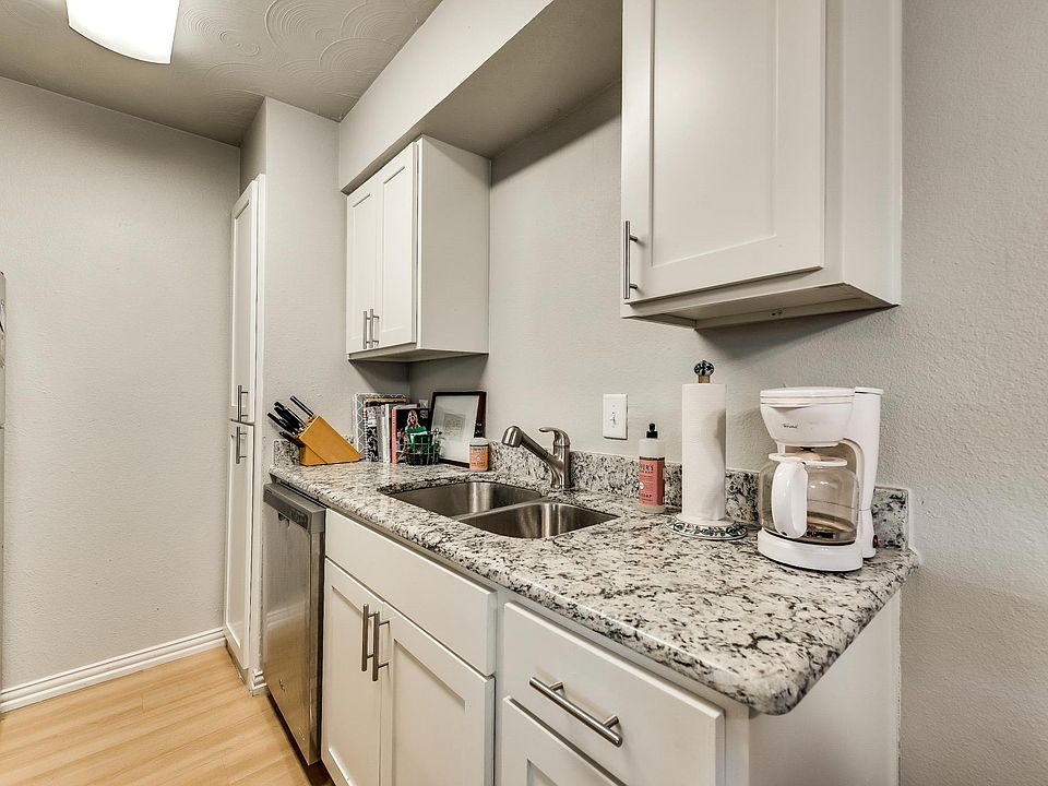 1st image of 4611 Munger Ave APT 208
