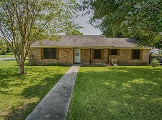11 Dale St, Dayton, TX 77535