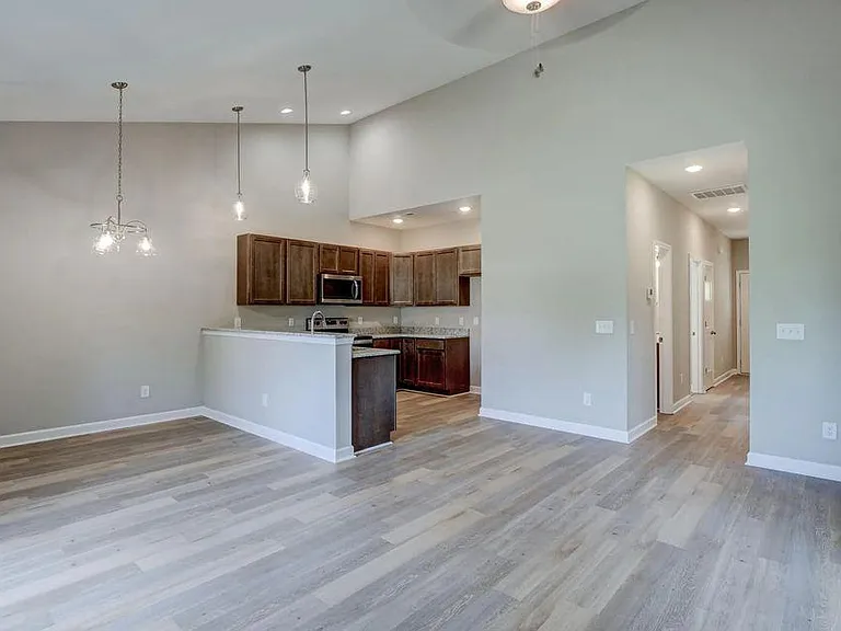 154 Lincoln Place Cir — Photo 1