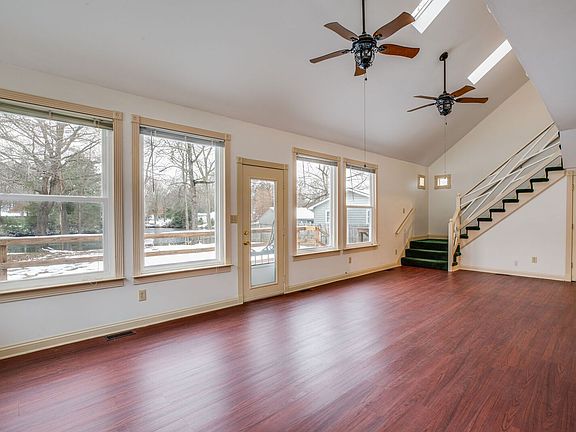 3rd image of 343 Lake Dr