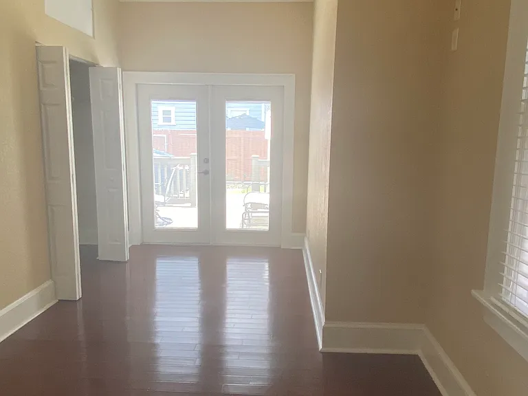 714 S Bungalow Ter — Photo 3